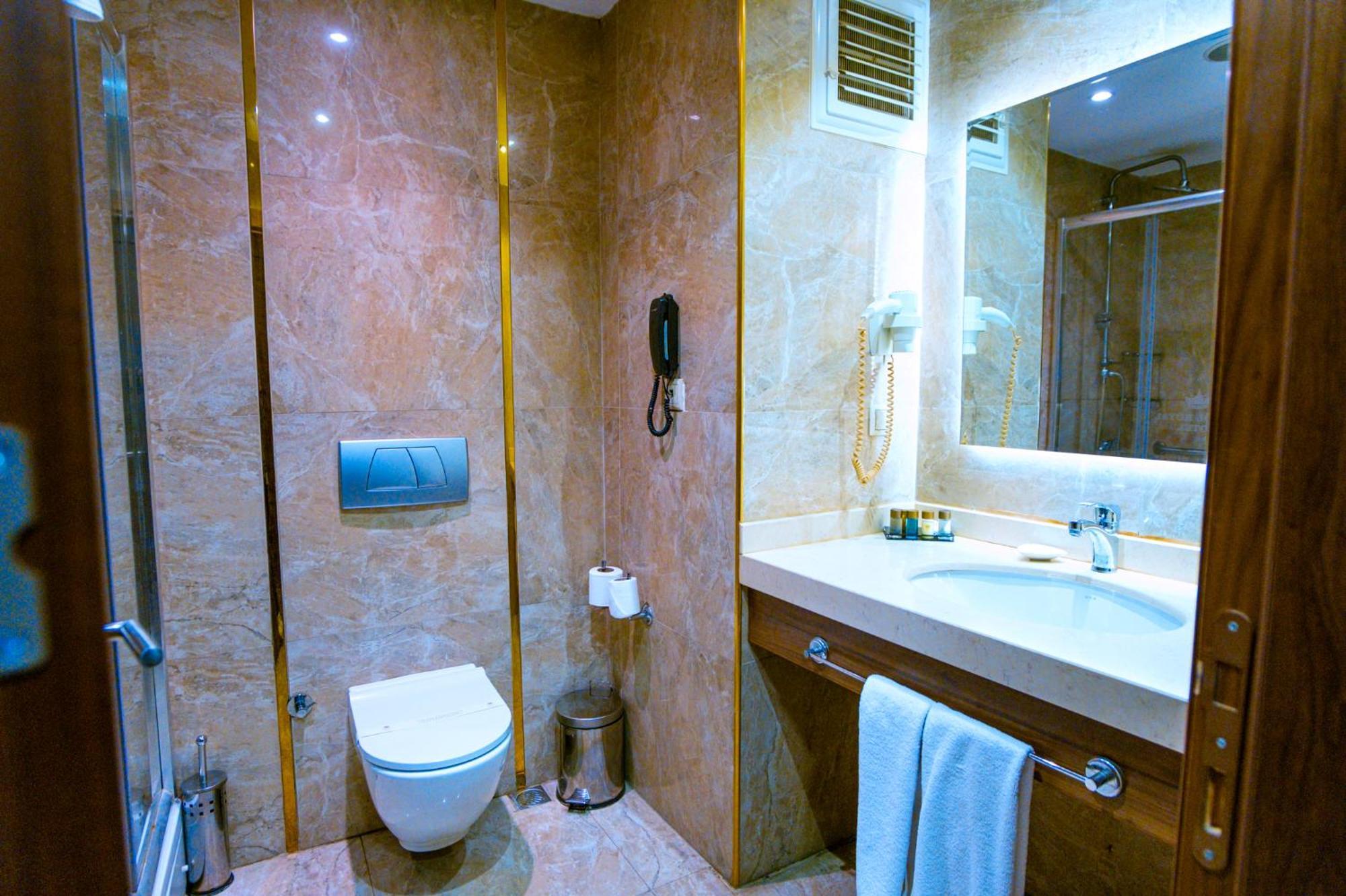 Royal Hotel Инегель Экстерьер фото